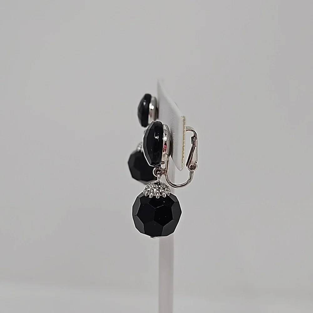 Vintage Crown Trifari Black Faceted Glass Bead Earrings Dangle Clip On Signed